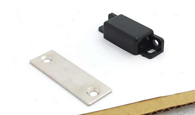 Magnetic Catches.jpg Magnetic Catches.jpg